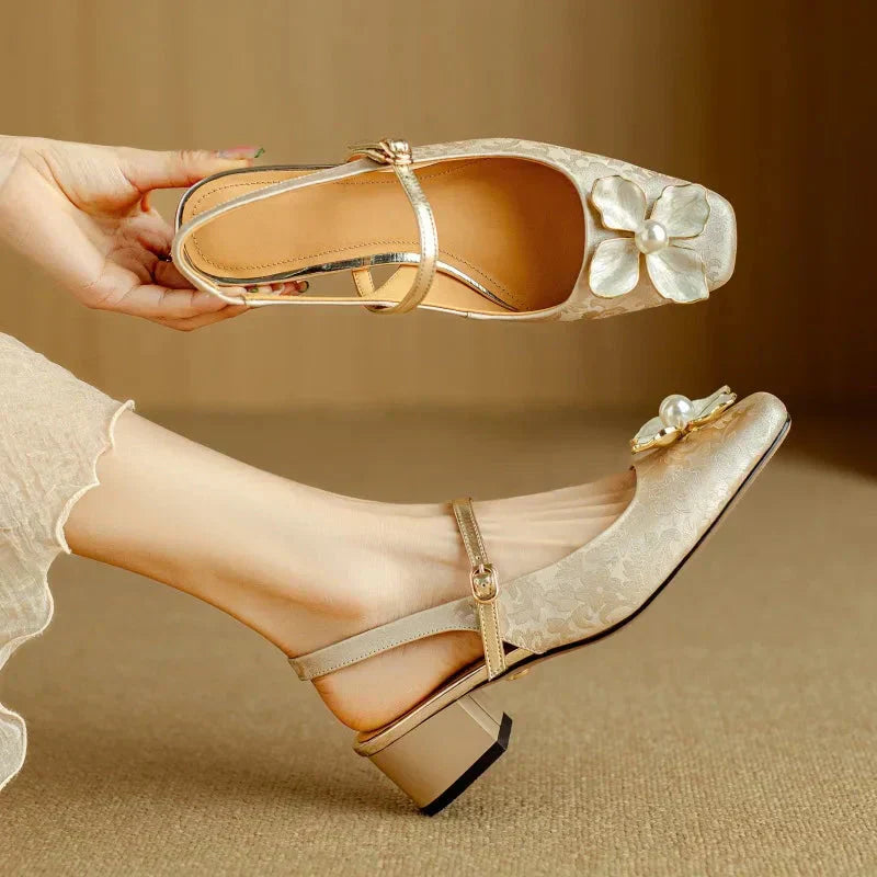 Eloise™ | Elegante Damesschoen met Bloemdetail