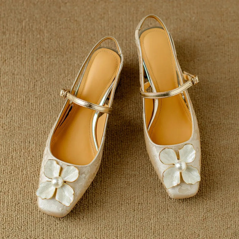Eloise™ | Elegante Damesschoen met Bloemdetail