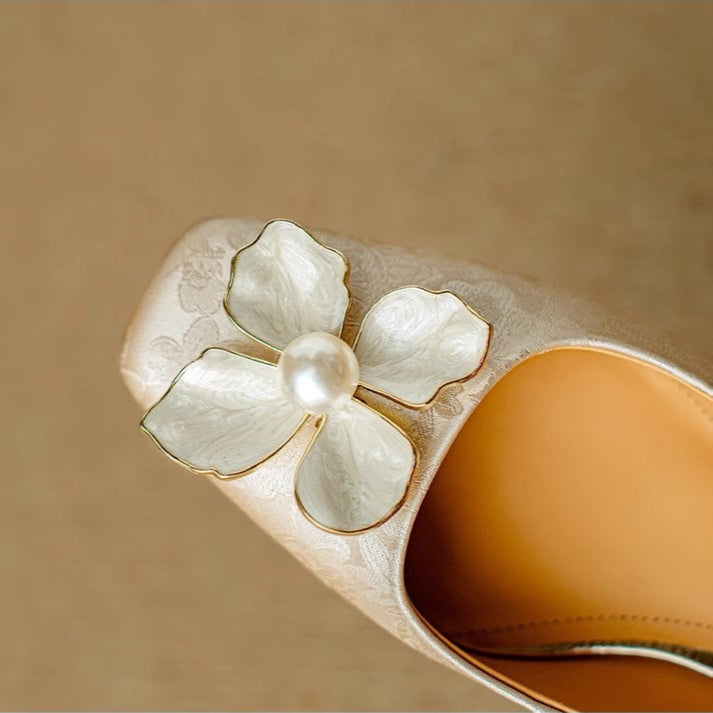 Eloise™ | Elegante Damesschoen met Bloemdetail