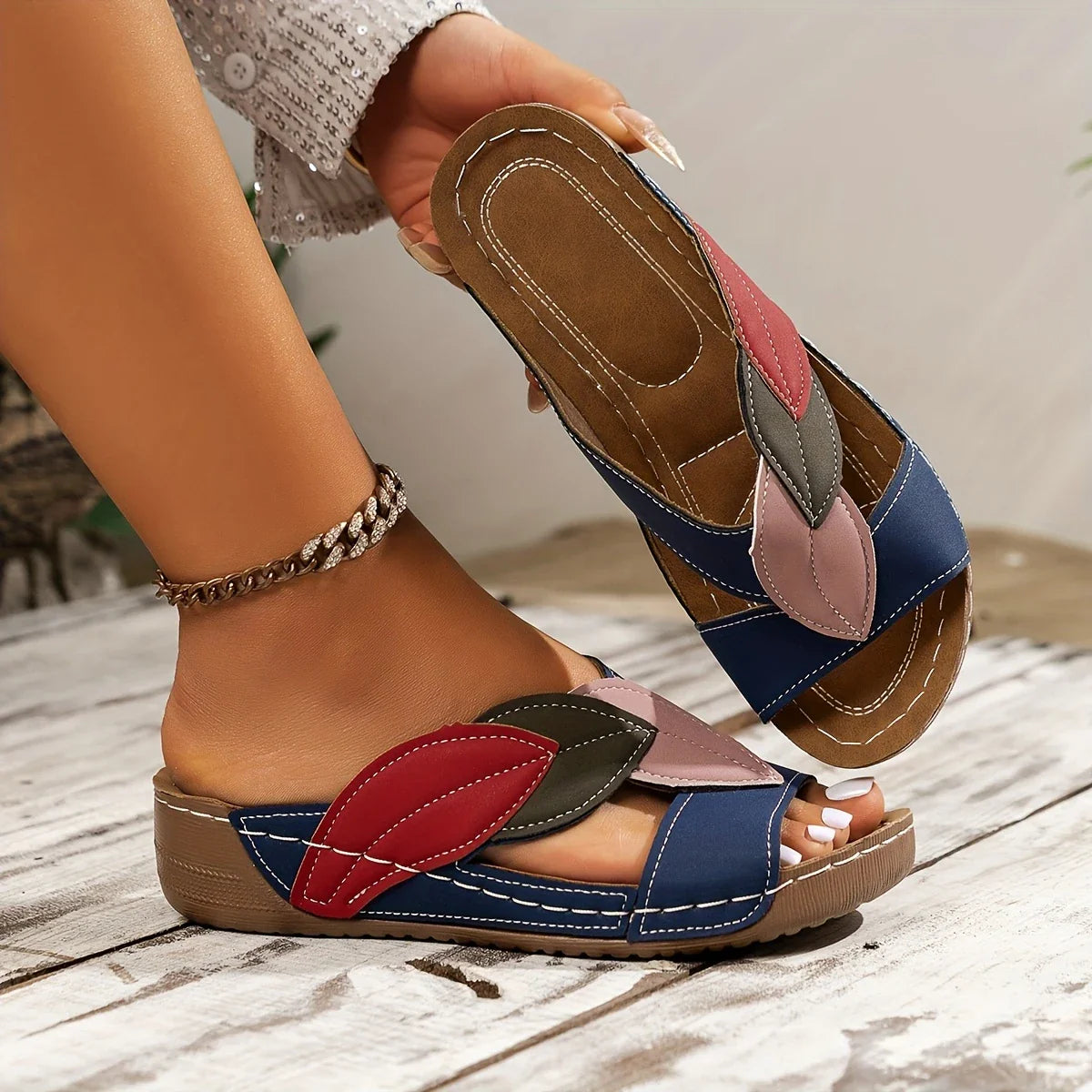 Beeckhoven™ | Elegante Instapsandalen met Bladmotief