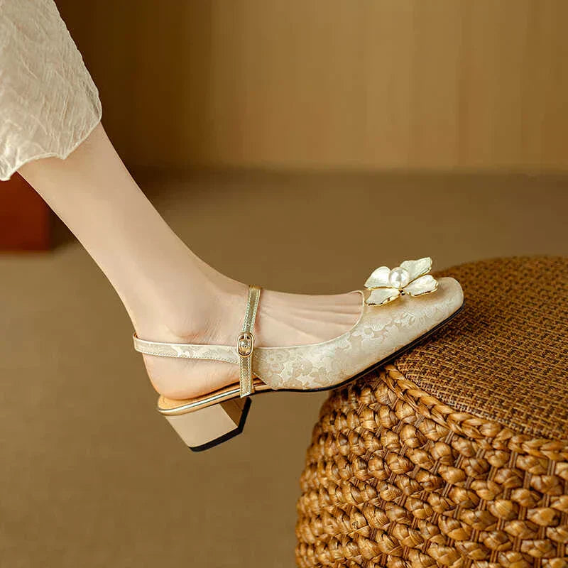 Eloise™ | Elegante Damesschoen met Bloemdetail