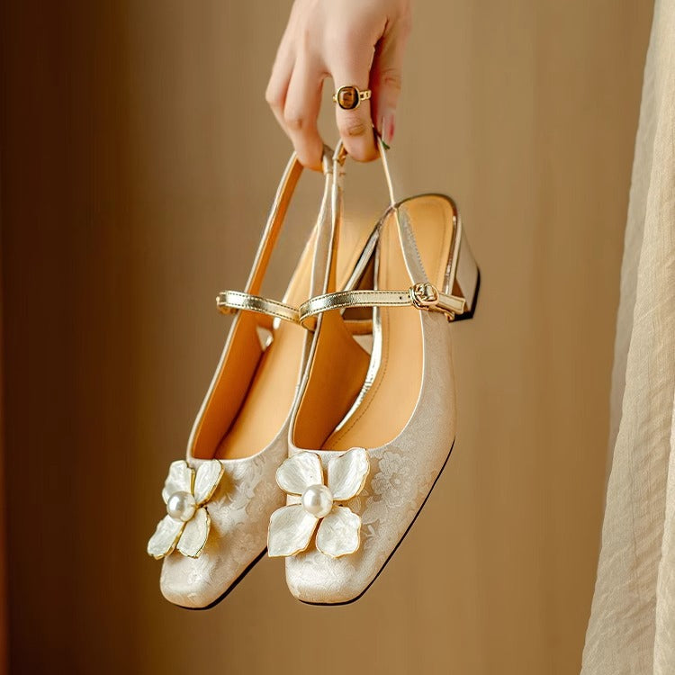 Eloise™ | Elegante Damesschoen met Bloemdetail