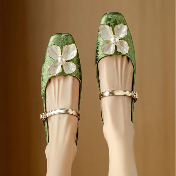 Eloise™ | Elegante Damesschoen met Bloemdetail
